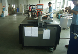 紫光電氣多功能母線(xiàn)機(jī)